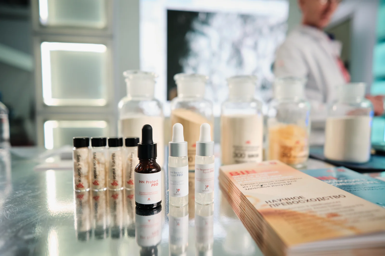 Samples and consumables at a laboratory workspace